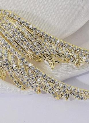 Брошь брошка ангел ангелочек золотистый металл крылья в камешках