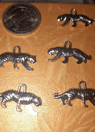 Подвеска шарм тигр 5шт=набор серебристый металл