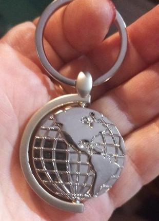 Брелок металл серебристый глобус планета земной шар земля крутится