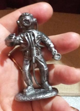 Коллекционная фигурка статуэтка подвох военный водолаз аквалангист фонарь сплав олова