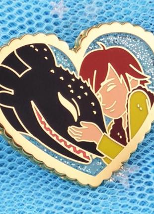 Брошь брошка пин металл черный дракон беззубик сердце эмаль -качество