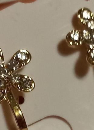 Маленькие клипсы серьги сережки (без прокола) золотистый металл пр-во корея маленький цветок