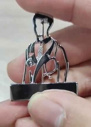 Брошка брошка чоловік медик лікар медбрат доктор сріблястий метал