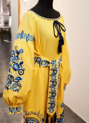 Платье длинное с вышивкой -гладь/ свободного покроя/стиль бохо с поясом /длинный рукав/цвет - жолтый.4 фото
