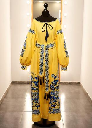 Платье длинное с вышивкой -гладь/ свободного покроя/стиль бохо с поясом /длинный рукав/цвет - жолтый.