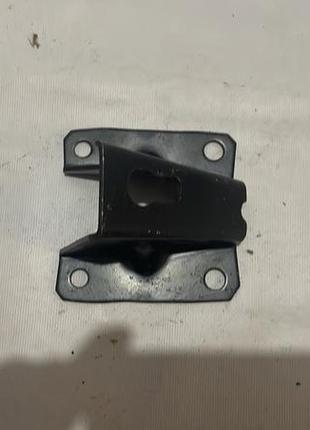 Кронштейн опори двигуна правий нива 2121, 21213, 21214 до балки
