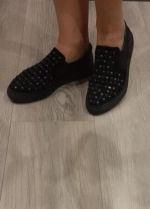 Туфлі з камінням prego