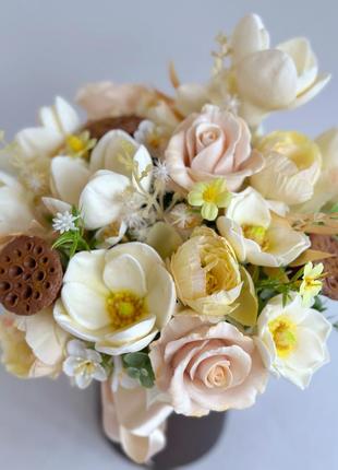 Букет з мила з магноліями , трояндами і лотосом4 фото