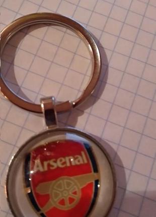 Брелок на ключи футбольный клуб арсенал arsenal металл стекло