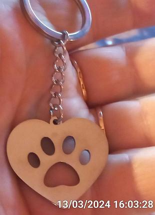 Брелок котик кішка серце сріблястий метал лапка кот слід