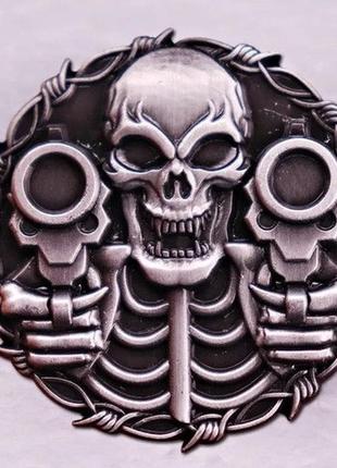 Подвійний суперовий пін-значок брошка скелет дуло 2 пістолети — метал потужний