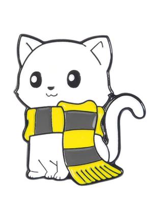 Брошка брошка пін значок білий кіт із жовтим шарфом