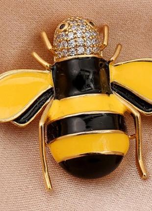 Брошь брошка значок пчела пчелка оса обьемная металл рябые крылья камени сверху
