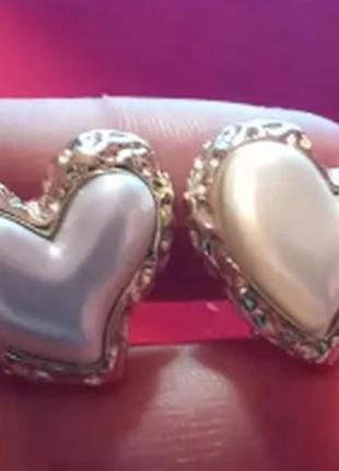 Клипсы (без прокола) серьги сережки золотистый металл пр-во корея сердце перламутр1 фото