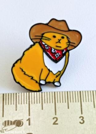 Брошь брошка пин значок металл толстый кот рыжий ковбой в шляпе как шериф