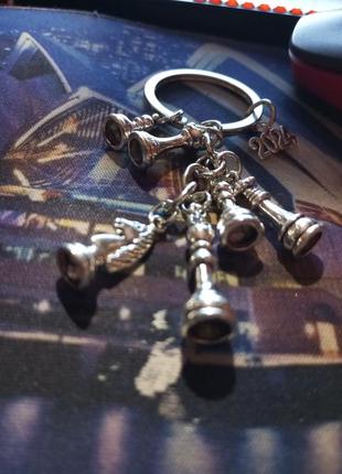 Брелок на ключі сріблястий метал фігури шахи коня ладі