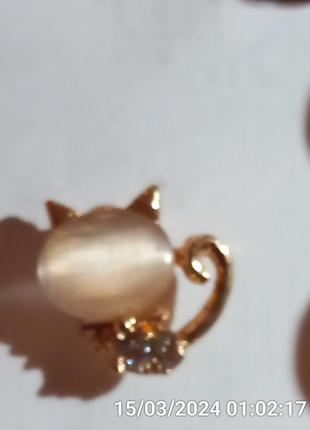 Брошка брошка пін метал золотистий кіт кішка опал малий3 фото