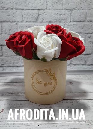 Мильний букет з 13 троянд