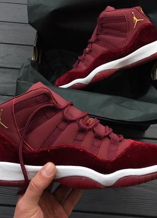 Женские кроссовки nike air jordan 11 retro “heiress” bordo.