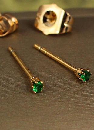 Серьги гвоздики xuping jewelry зеленые камешки 2 мм золотистые