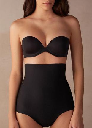 Стягуючі моделюючі трусики  intimissimi