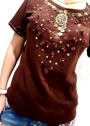 Розкішна футболка коричнева indigo m прикрашена каменями бісеро..