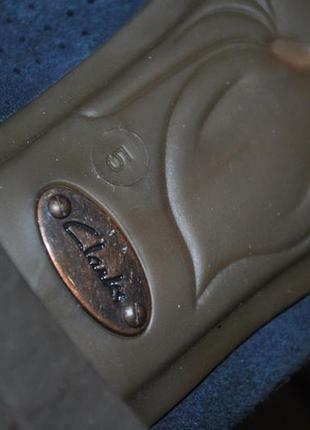 Осінні жіночі туфлі бренда clarks замшеві сині 24,5-25 см5 фото