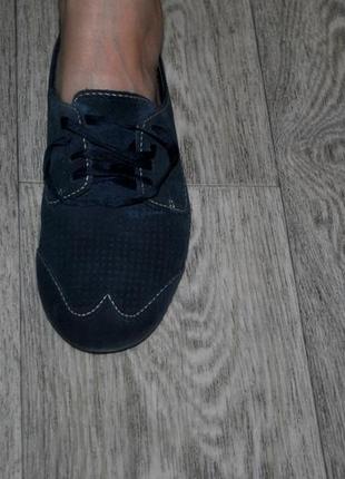 Осінні жіночі туфлі бренда clarks замшеві сині 24,5-25 см9 фото