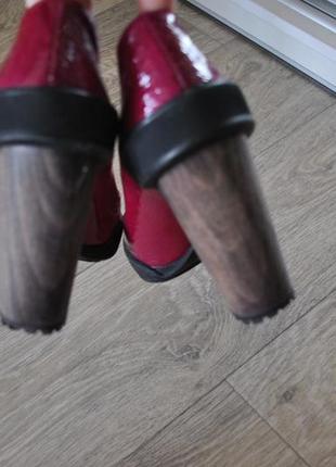 Туфлі лаковані шкіряні на підборах малинові натуральна ко...4 фото