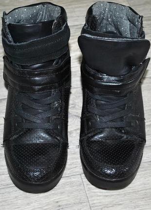 Снікерси чорні замшеві шкіряні черевики кросівки високі хай...1 фото