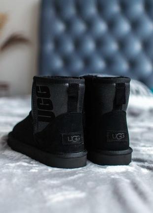 Зимние сапоги ugg classic mini sparkle черного цвета3 фото