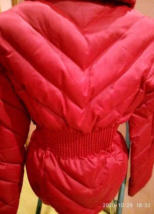 Акция красная стильная куртка на натуральном утеплителе- пуху от бренда golins7 фото