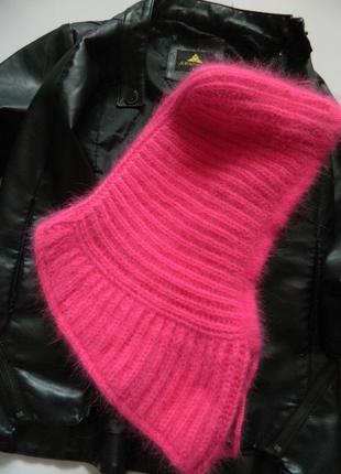 Вязаный капор ангора насыщенного розового цвета  тёплая шапка-капюшон фуксия4 фото
