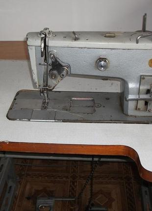 Промислова швейна машина 1862 класу