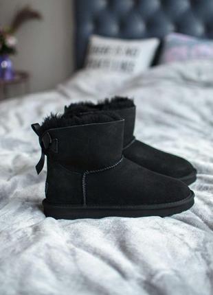 Зимние сапоги ugg mini bailey bow женские с овчиной2 фото