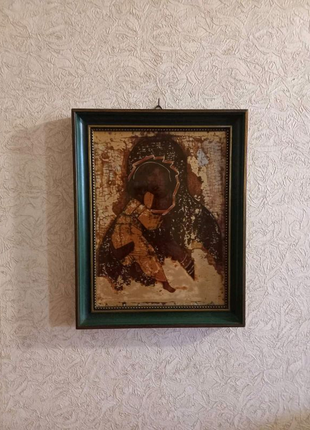 Продам икону на фарфоре в деревянной раме "мария владимировская"1 фото