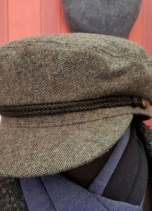 Продам жіночу кепку - капитанку.2 фото