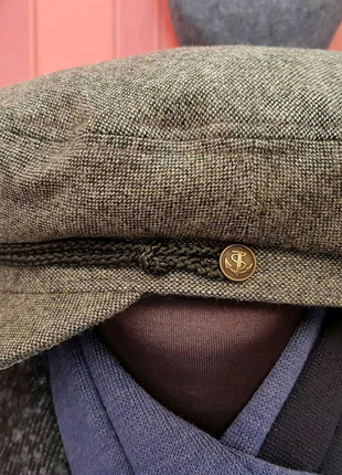 Продам жіночу кепку - капитанку.3 фото