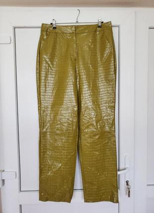 Шикарные брендовые брюки "под кожу" оливкового цвета вискоза1 фото