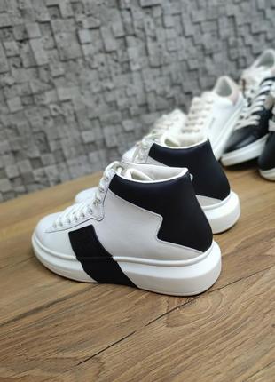 Сникерсы хайтопы guess высокие кроссовки