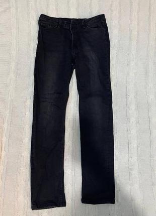 Черные джинсы relaxed slim1 фото