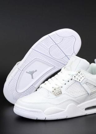 Баскетбольні кросівки білого кольору air jordan retro 4 (аїр д...