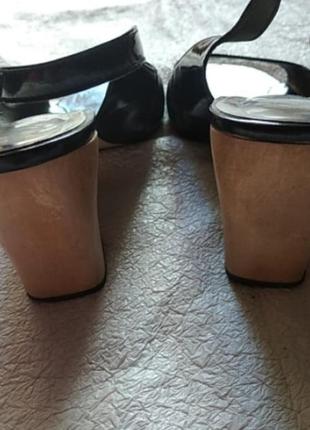 Шкіряні босоніжки .босоніжки. босоніжки шкіра босоніжки на підборах. лаковані босоніжки5 фото