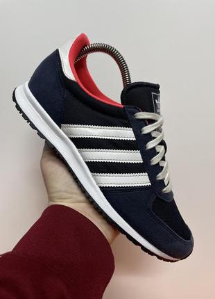 Кроссовки adidas оригинал1 фото