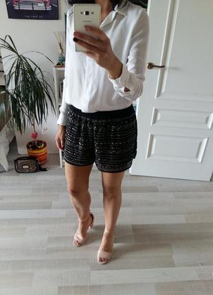 Шифоновые шорты расшитые стеклярусом clockhouse