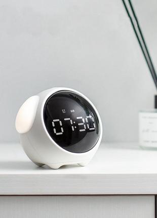 Будильник ночник emoji alarm clock многофункциональный пиксельный с анимацией белый ( код: yv-o )4 фото