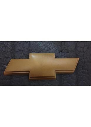 Емблема решітки радіатора авео т-250 хрест