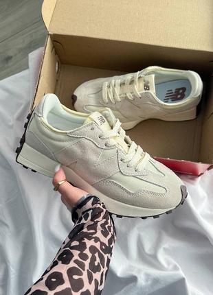 Жіночі замшеві кросівки new balance 327 beige1 фото