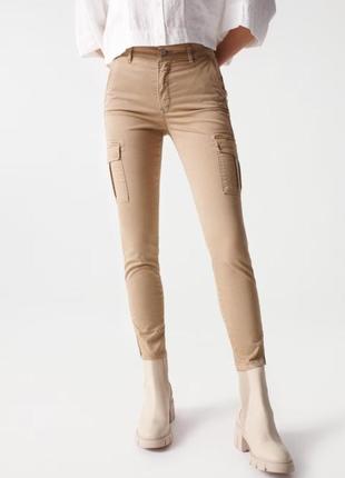 Джинси бежеві карго жіночі 42 44 xs s divided штани брюки джинсові з карманами скінні