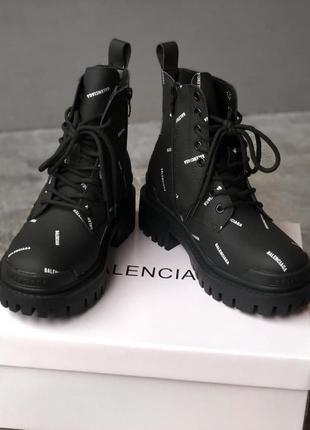 Черевики balenciaga all over logo black boots